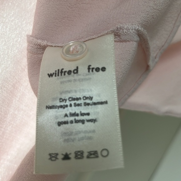 Wilfred free soft pink short sleeved crop blouse with tie front & button close. - Picture 5 of 7